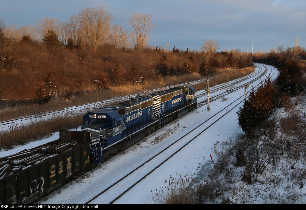 Pull north up the Mt Morris Siding for headroom